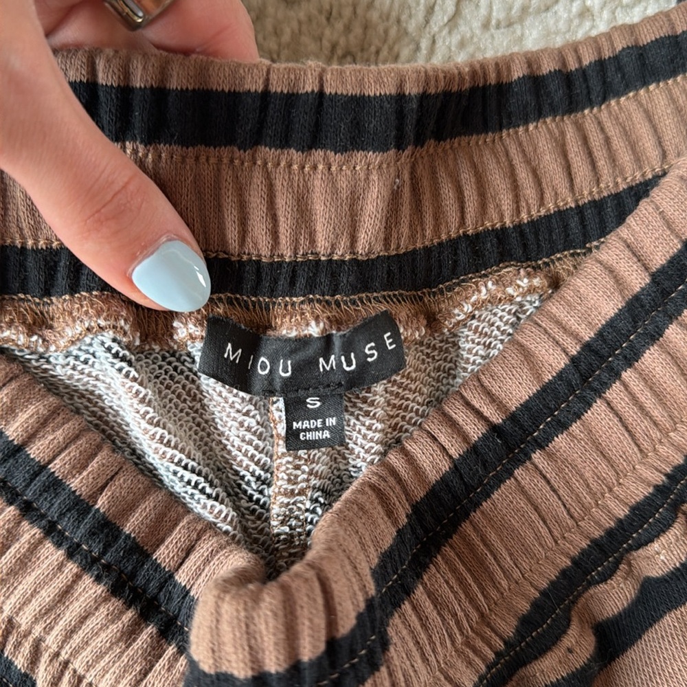 MATCHING SET - Picture 5 of 5
